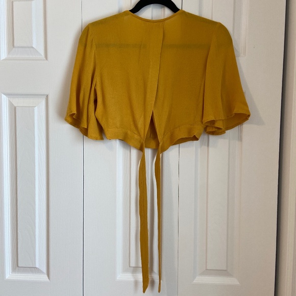 Pull&Bear Open-Back Crepe Crop Top– Size Small - Picture 11 of 11
